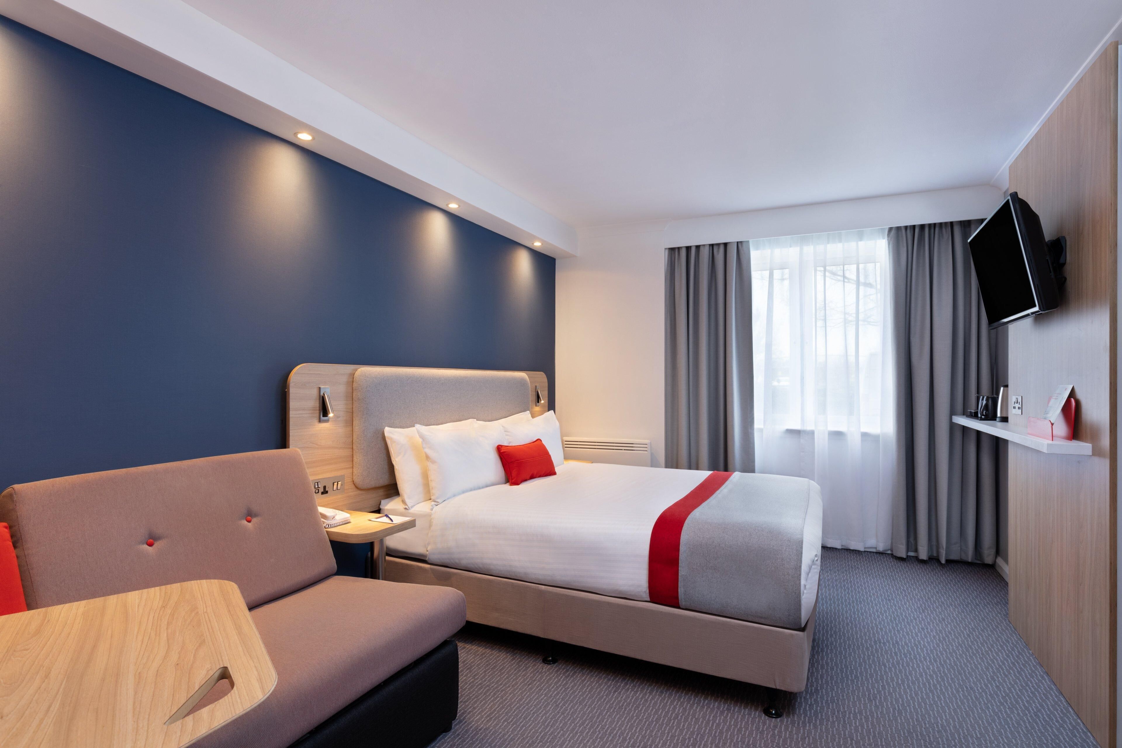 Premium bedding, in-room safe, desk, laptop workspace