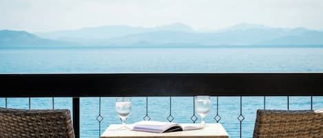 Junior Suite Direct Sea View | Balcony view