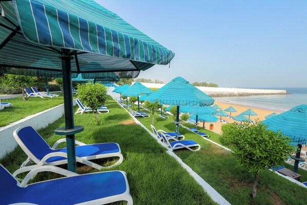 Private beach, free beach shuttle, waterskiing, windsurfing