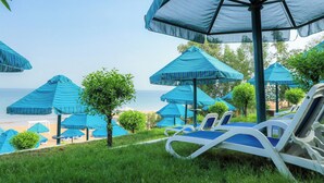 Bãi biển riêng, xe đưa đón đến bãi biển miễn phí, lướt ván buồm 