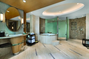 Couples treatment room(s), sauna, steam room, body treatments - Hyatt Regency Mumbai (Mumbai)