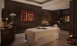 Couples treatment rooms, sauna, steam room, body treatments