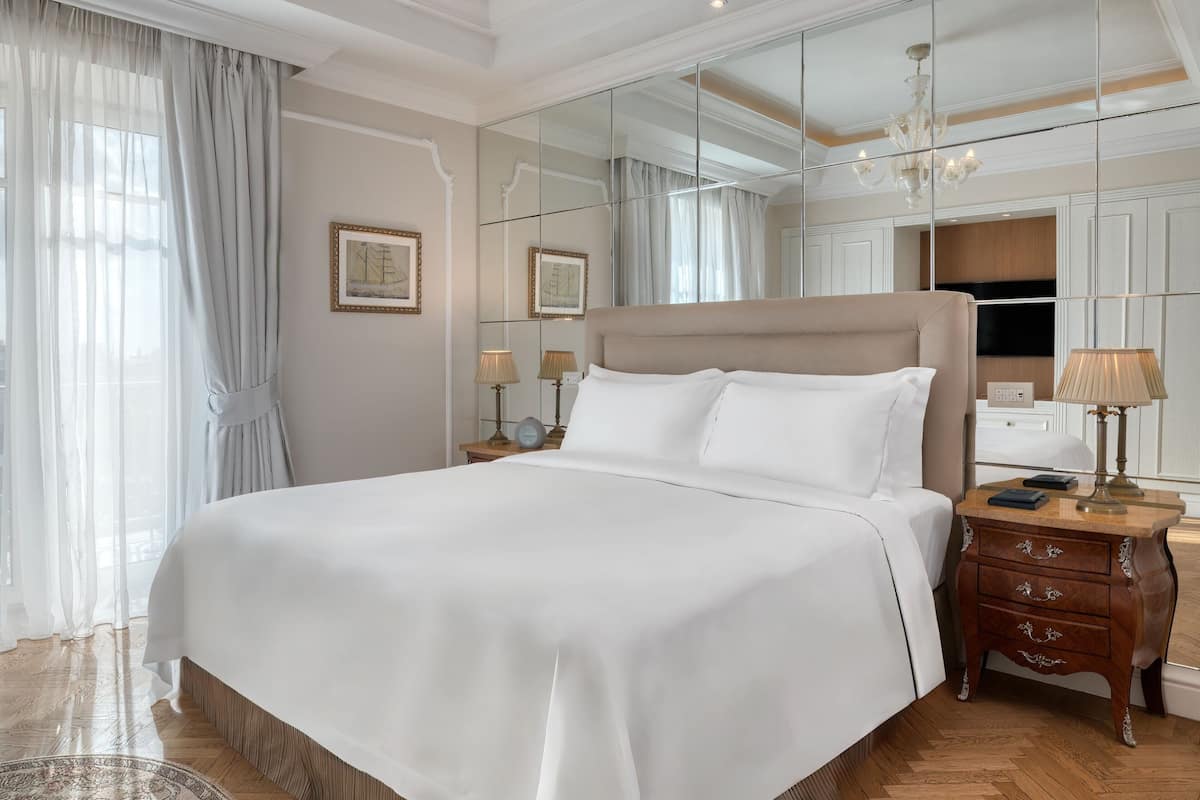Grand Suite, 1 Bedroom, Non Smoking, City View | 1 bedroom, premium bedding, minibar, in-room safe