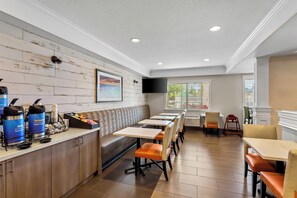 Desayuno completo incluido todos los días