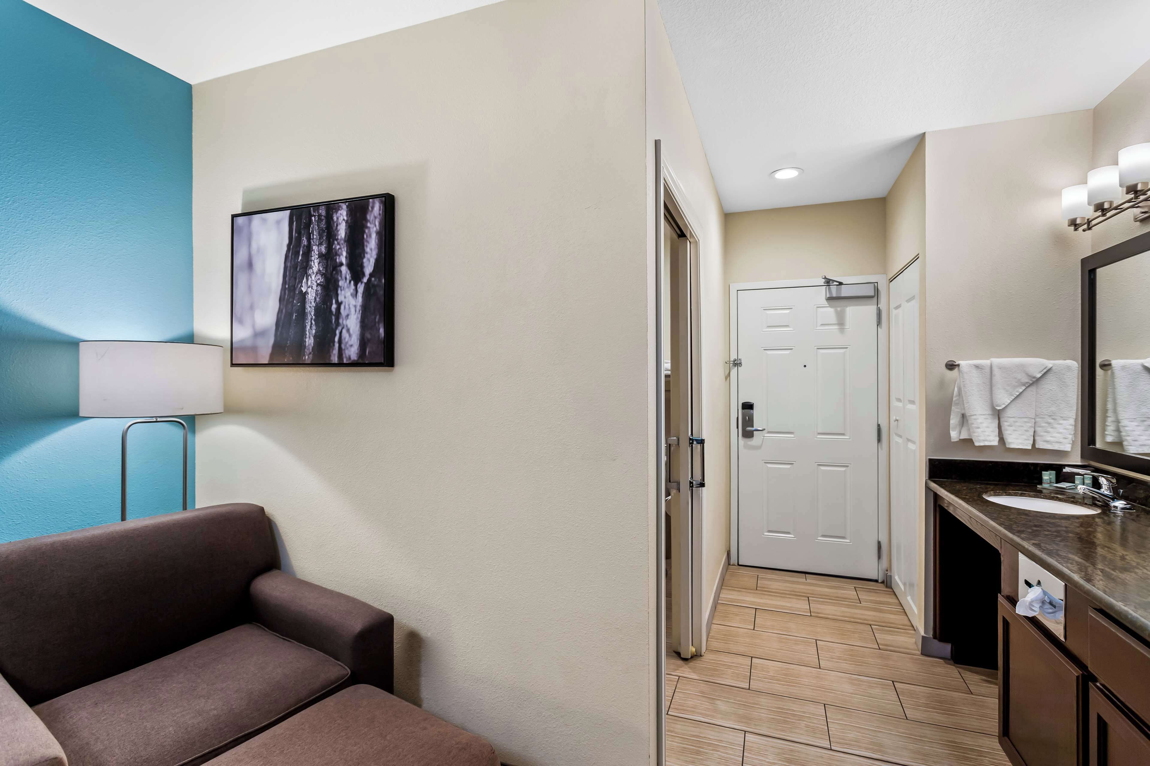 standard room, 2 queen beds, accessible, non smoking | desk, iron/ironing board, free cots/infant beds, rollaway beds