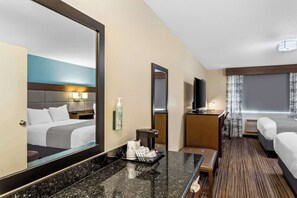 办公桌、熨斗/熨衣板、免费婴儿床、折叠床/加床（额外收费）