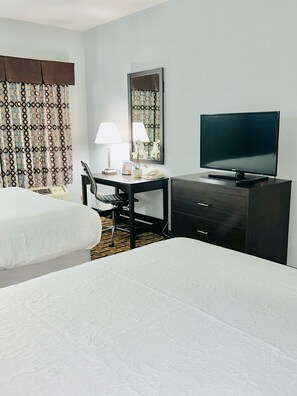 Literie de qualité, couette en duvet, lit avec matelas à plateau-coussin
