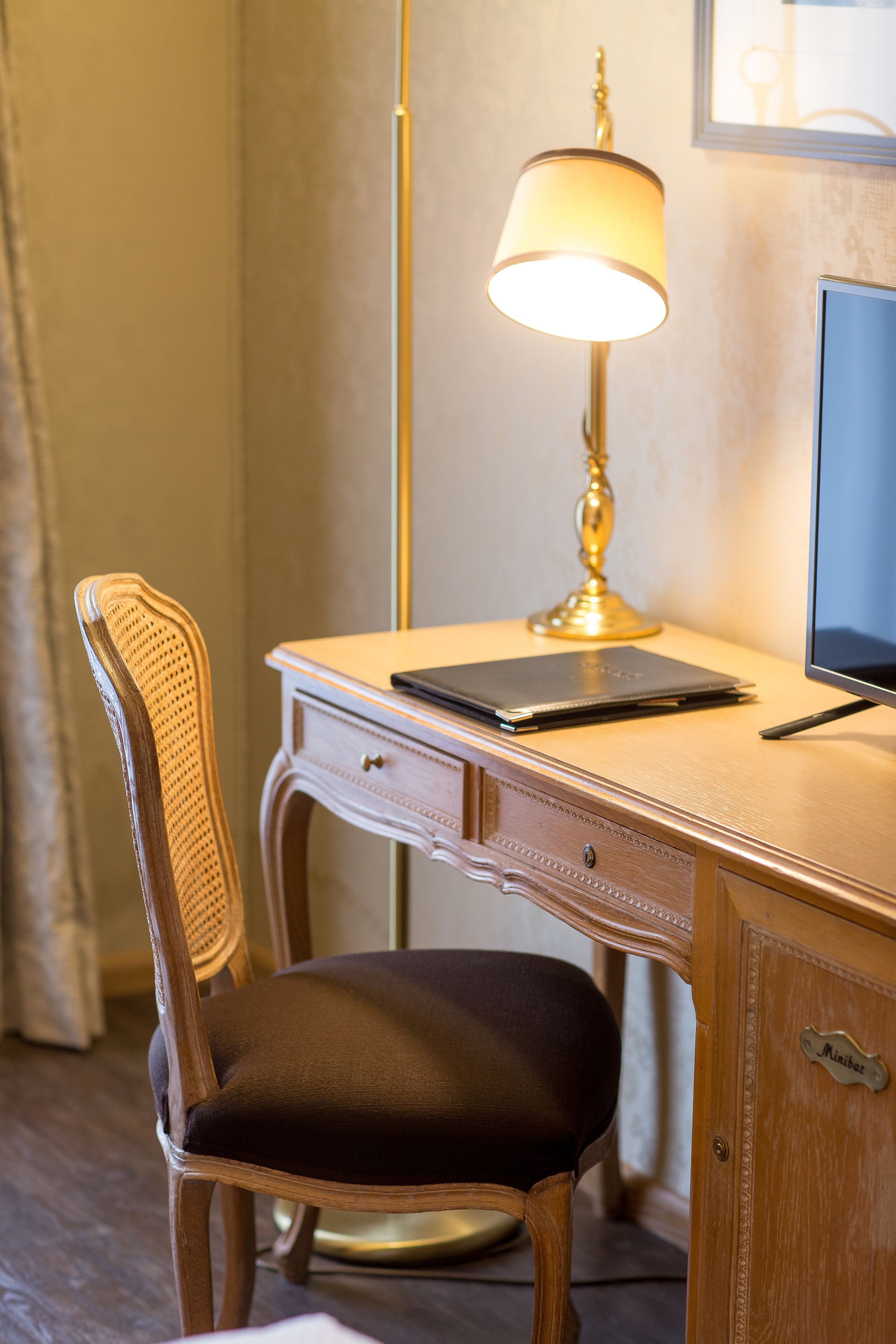 1 bedroom, hypo-allergenic bedding, minibar, in-room safe