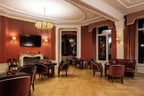 Cocktailbar, uteservering, åpen hver dag