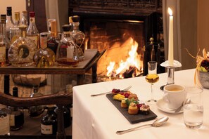 2 restaurants; breakfast, lunch and dinner served  - Grand Hotel Beau Rivage Interlaken (Interlaken)
