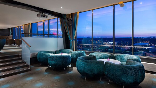 2 Bars/Lounges, Bar auf der Dachterrasse