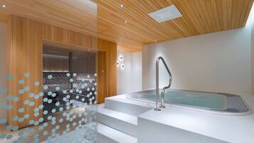 Indoor spa tub