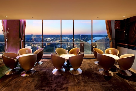 2 bars/lounges, rooftop bar. Radisson Blu Hotel Lietuva