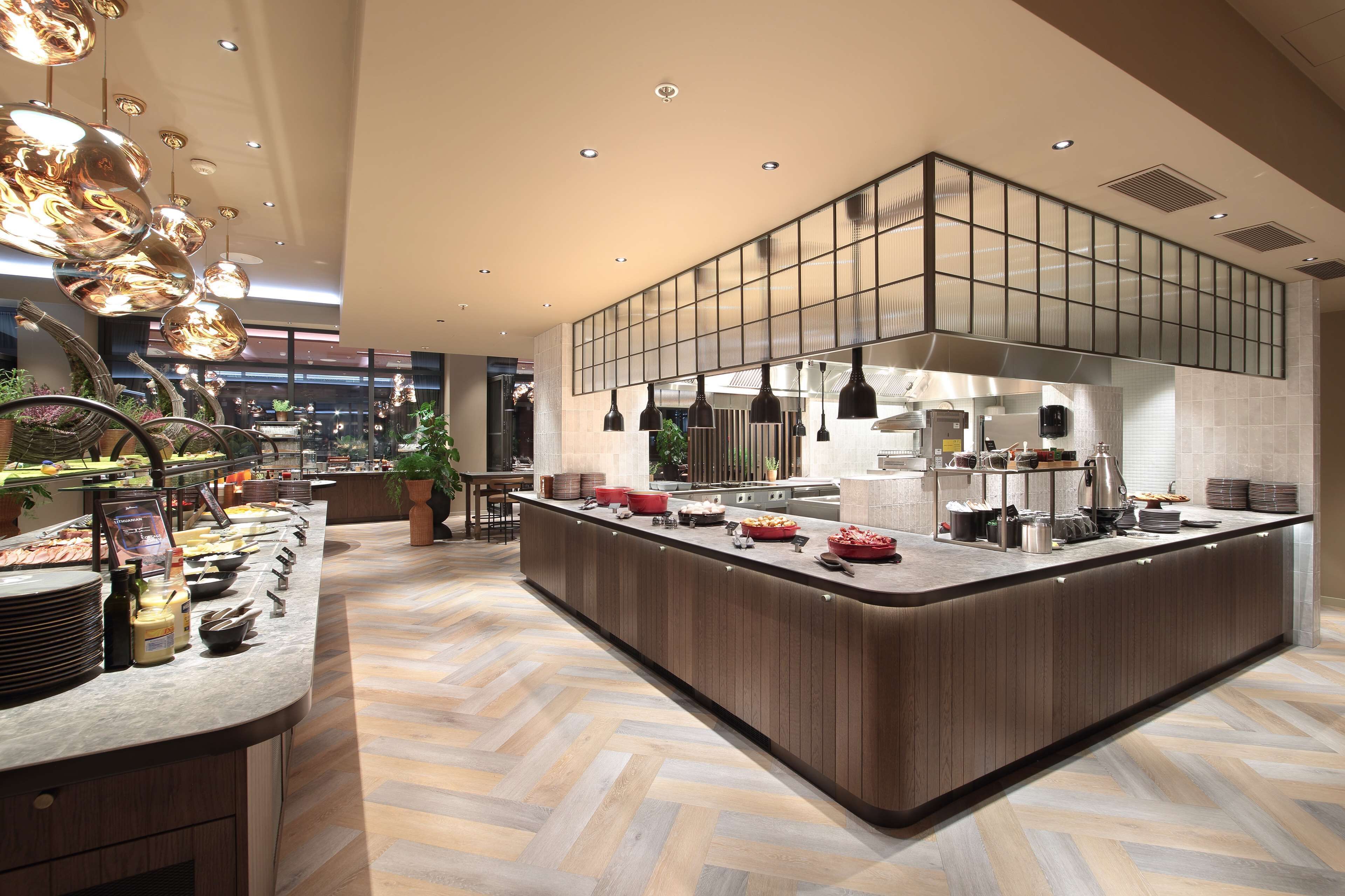 Desayuno buffet todos los días (EUR 20 por persona) 