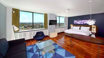 Suite, 1 Schlafzimmer (Old Town View) | 1 Schlafzimmer, Minibar, Zimmersafe, Schreibtisch