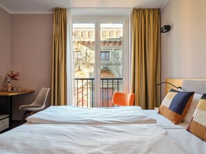 Hypo-allergenic bedding, in-room safe, desk, blackout drapes - Flemings Hotel Bremen-Hauptbahnhof (Bremen)