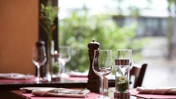 Ze serveren er lunch en diner