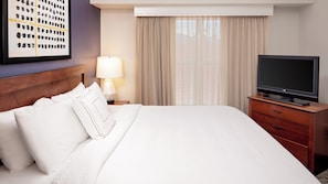 Premium bedding, desk, laptop workspace, blackout drapes - Residence Inn by Marriott Tucson Williams Centre (Tucson)