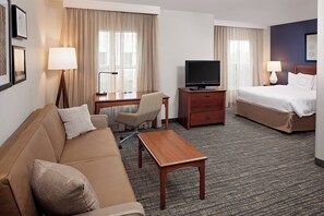 1 bedroom, premium bedding, desk, laptop workspace