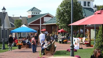 Shopping mall