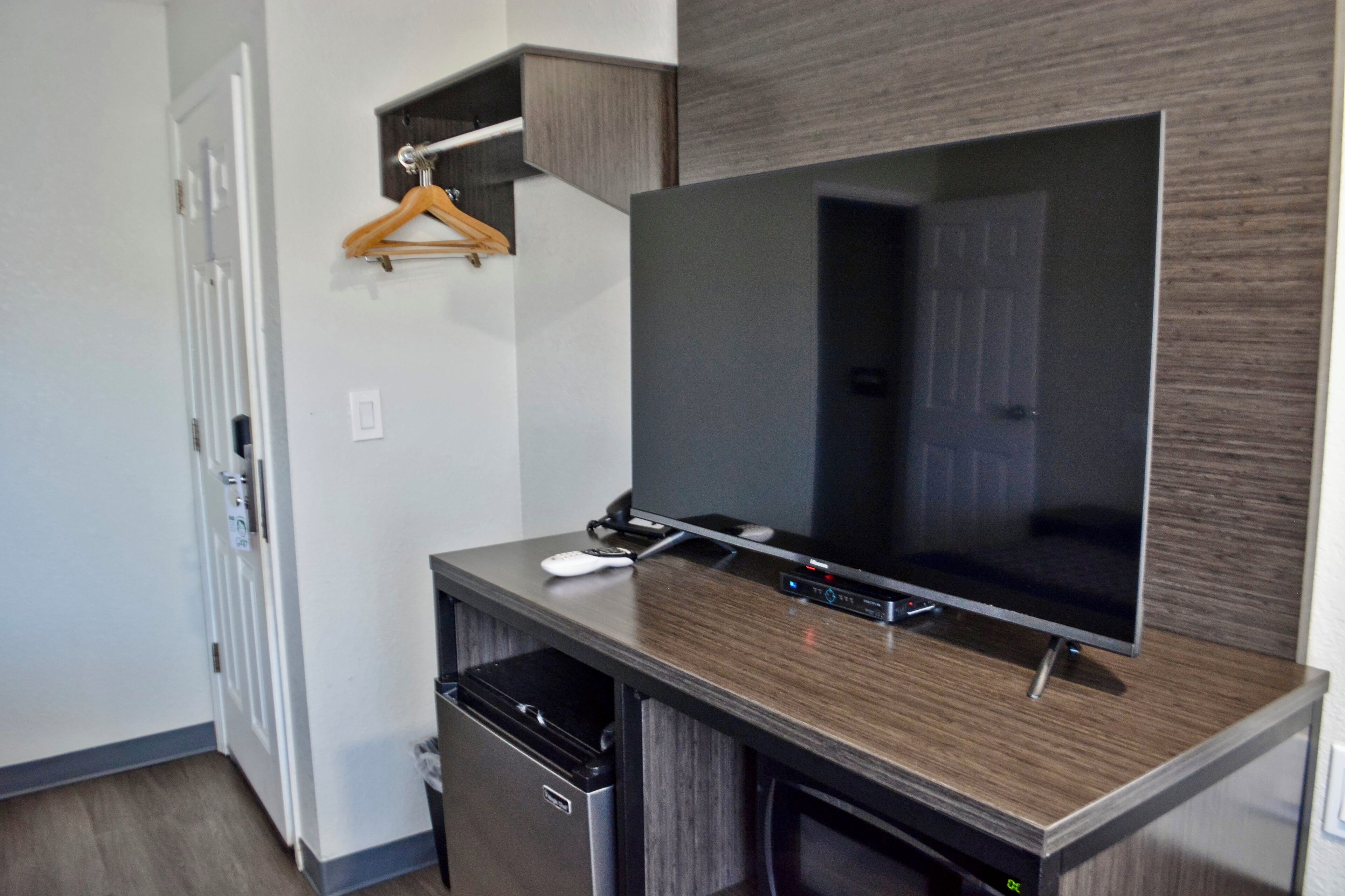 Standard Room | Desk, blackout drapes, free WiFi, bed sheets