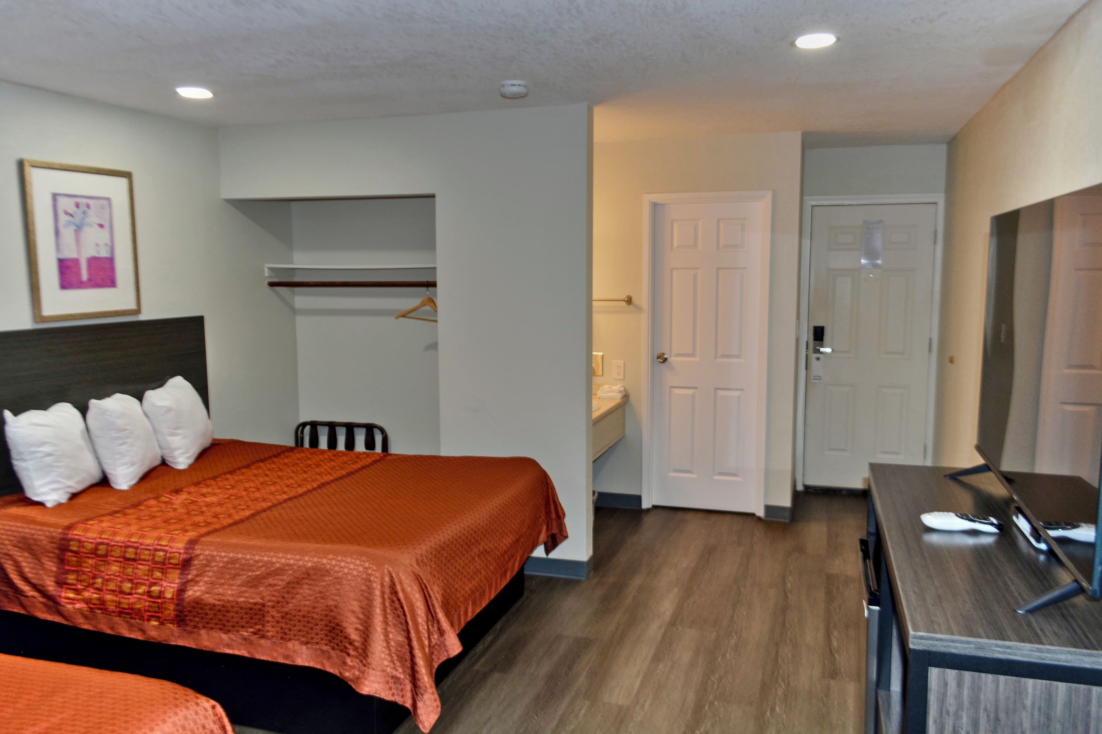 Standard Double Room | Desk, blackout drapes, iron/ironing board, free WiFi