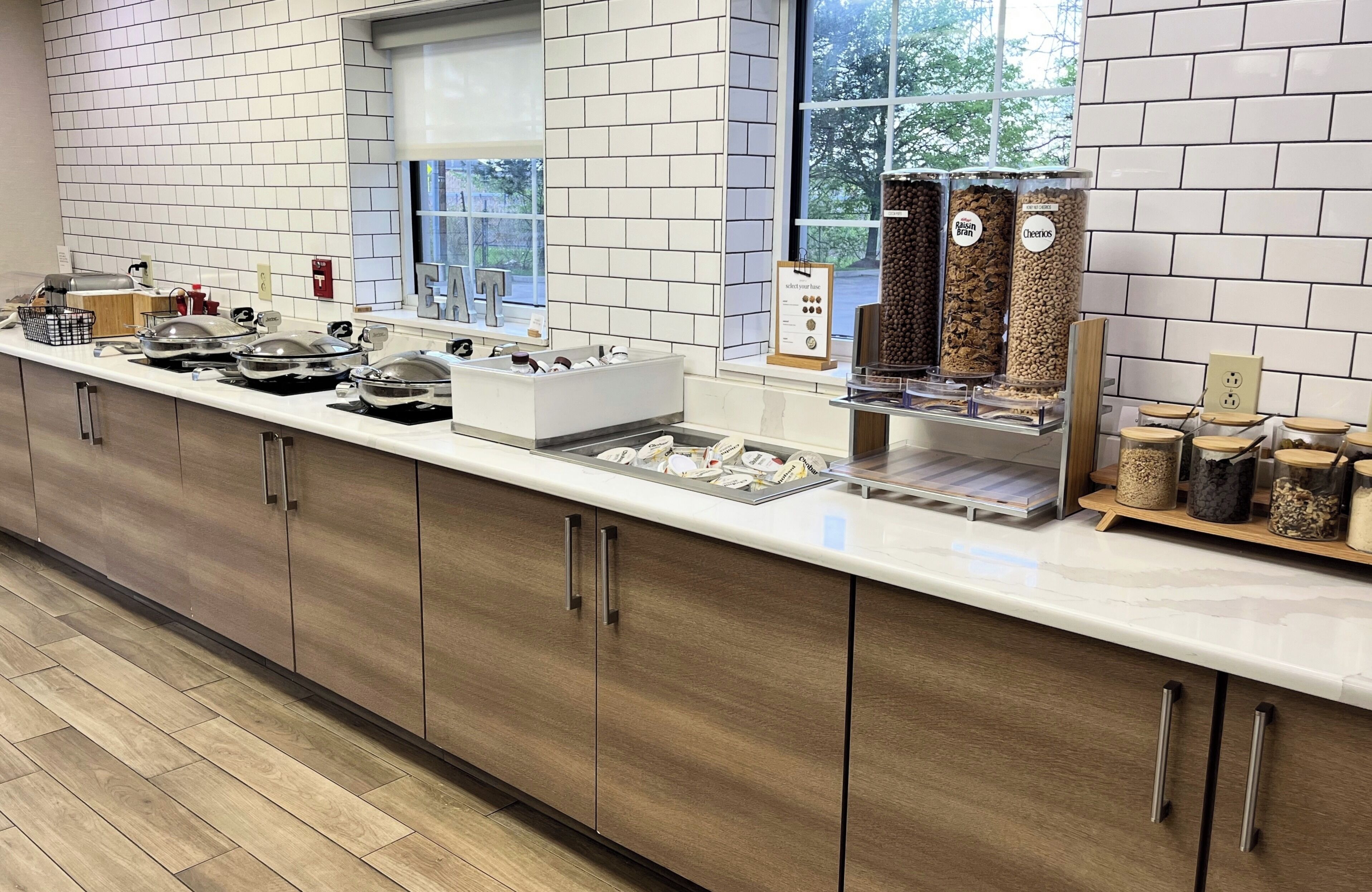 free daily continental breakfast