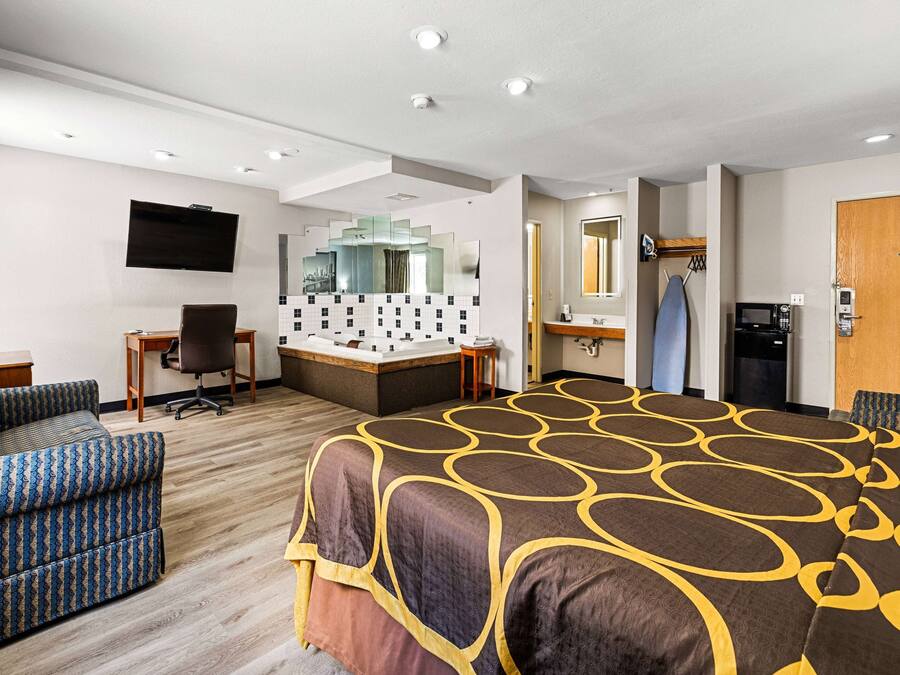 Studio Suite, 1 King Bed, Non Smoking