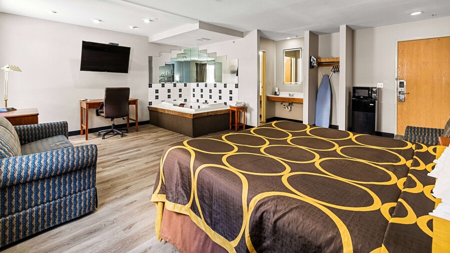 Super 8 by Wyndham Pittsburgh/Monroeville