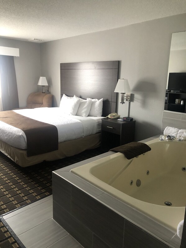 Suite, 1 King Bed, Jetted Tub