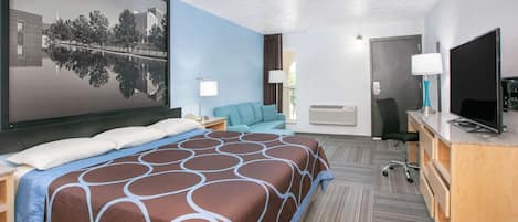 Rom, 1 kingsize-seng, ikke-røyk, mikrobølgeovn | Sengetøy av topp kvalitet, skrivebord og skrivebord for bærbar PC