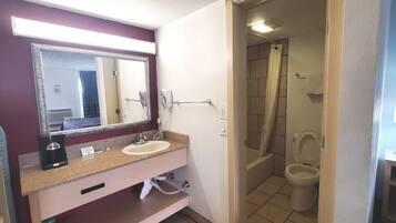 Combined shower/tub, spring water tub, hair dryer, towels