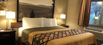 Super 8 by Wyndham Redding