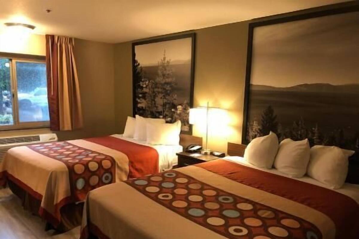 Desk, free cribs/infant beds, free WiFi, bed sheets