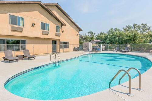 Seasonal outdoor pool