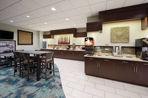 Desayuno continental gratuito y diario