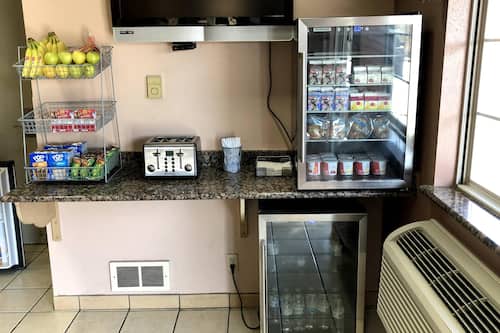 Free daily continental breakfast