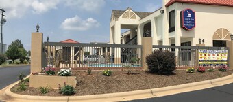 Carolina Inn & Suites of Lake Norman