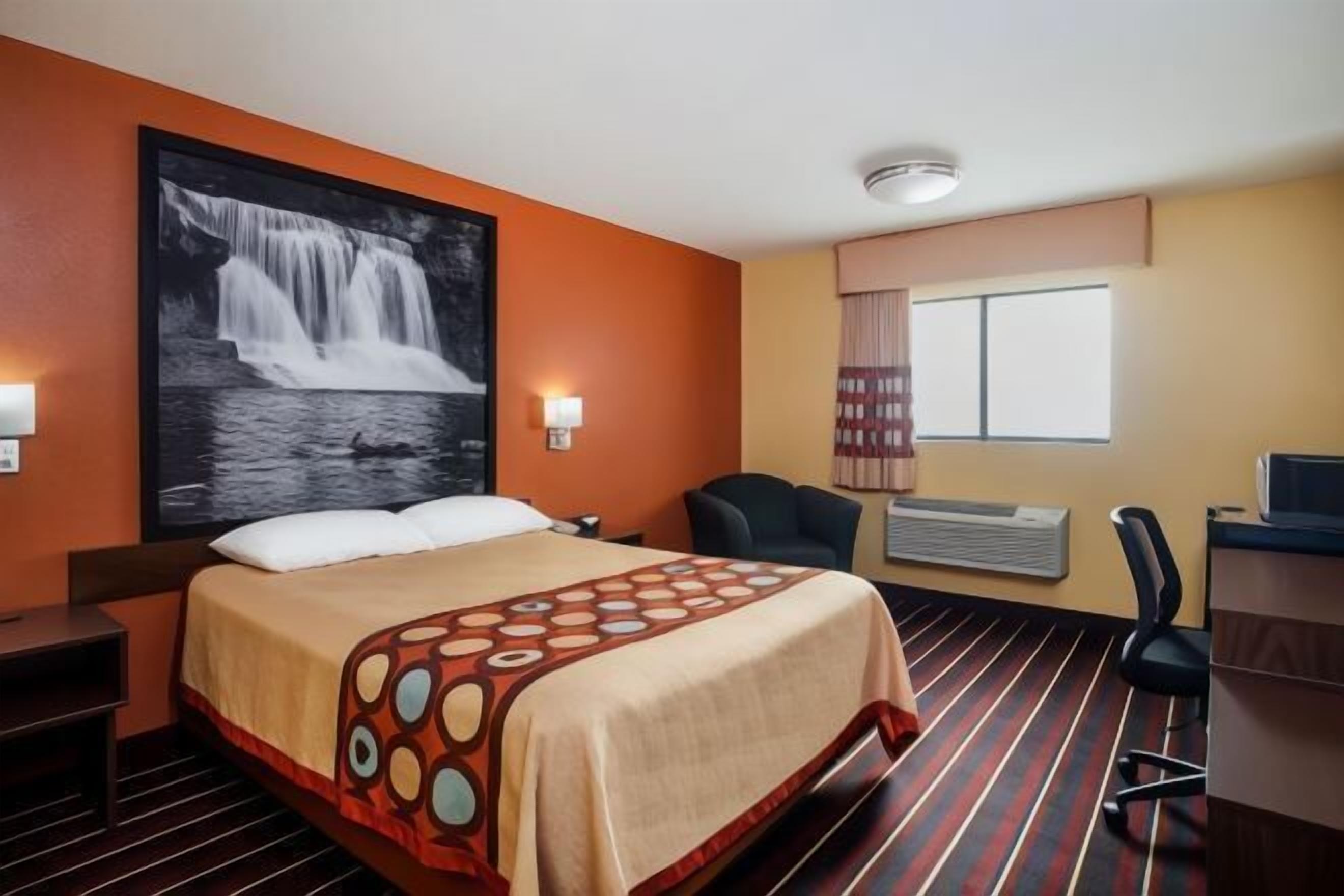 In-room safe, desk, iron/ironing board, free WiFi