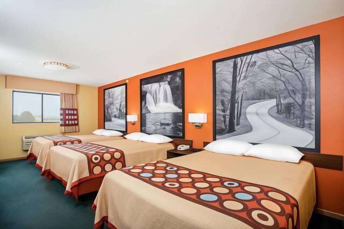 Caja de seguridad en la habitación y escritorio