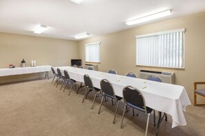 Meeting facility - Super 8 by Wyndham Grayling (Grayling)