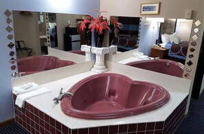 Suite, 1 King Bed, Hot Tub | Jetted tub