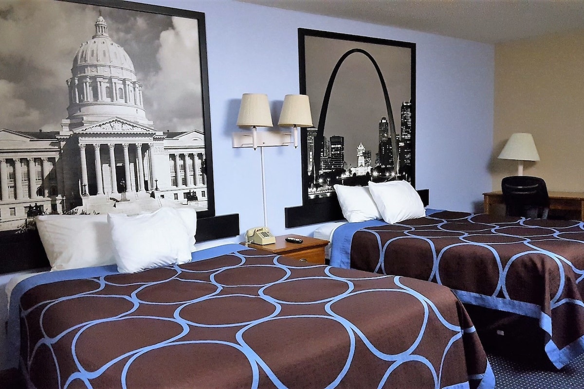 Standardzimmer, 2 Queen-Betten | Schreibtisch, Bügeleisen/Bügelbrett, kostenloses WLAN, Bettwäsche