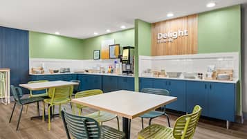 Free daily continental breakfast