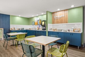 Café da manhã continental grátis todos os dias