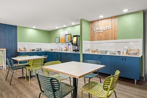 Free daily continental breakfast