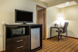 Pillowtop beds, desk, laptop workspace, blackout drapes