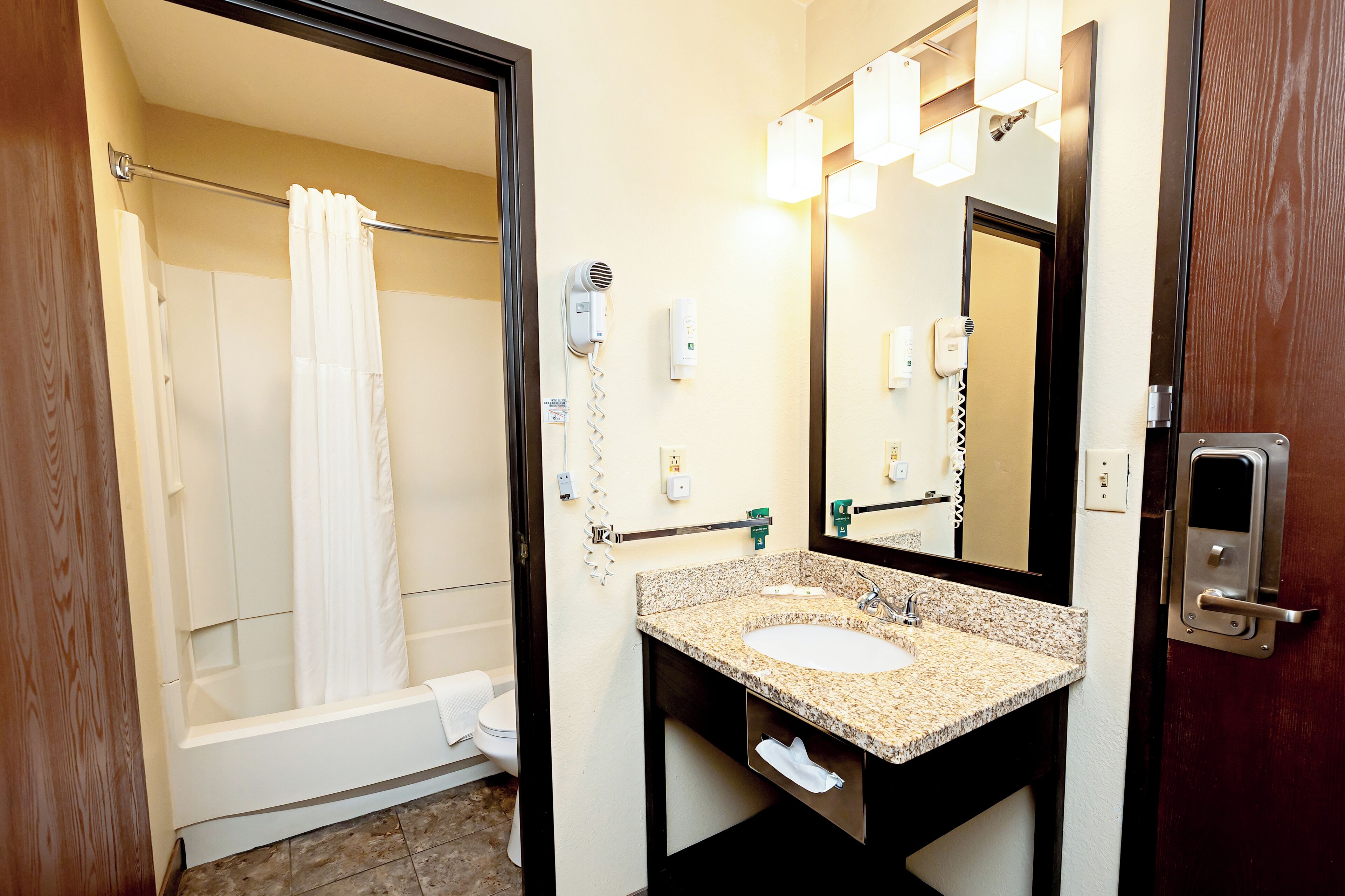 Rainfall showerhead, free toiletries, hair dryer, towels