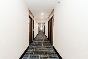 Hallway - Quality Inn & Suites Marinette (Marinette)