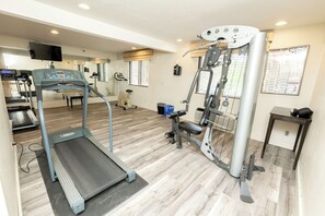 Gym - Quality Inn & Suites Marinette (Marinette)
